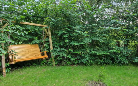 Lilli - 2Km to the Fjord: Plant Community, Sunlight, Herbaceous Plant, Garden, Plantation, Agriculture, Farm