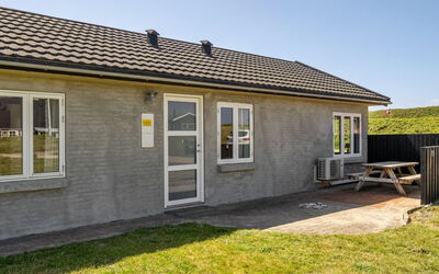 Ludwik - 150M from the Sea