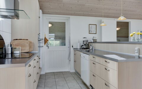 Hilmer - from the Sea: Countertop, Kitchen, Interior Design, Flooring, Cabinetry, Furniture, Ceiling, Wood, Sink, Floor