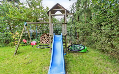 Ellica - 50Km from the Sea: Playground Slide, Outdoor Play Equipment, Chute, Playground, Garden, Leisure, Lawn, Landscaping, Park, Backyard