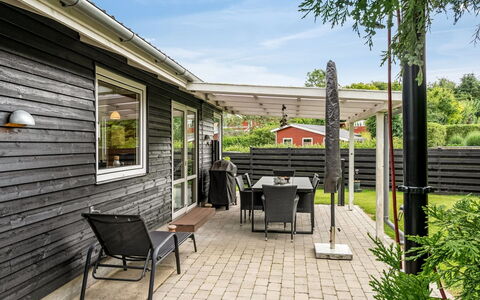 Nilias - 400M to the Fjord: Plant Community, Sunlight, Herbaceous Plant, Garden, Plantation, Agriculture, Farm