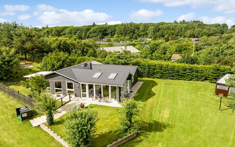 Nilias - 400M to the Fjord: Plant Community, Sunlight, Herbaceous Plant, Garden, Plantation, Agriculture, Farm