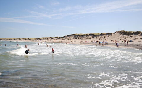 Hjalmara - 900M from the Sea: Coast, Beach, Sea, Coastal And Oceanic Landforms, Shore, Recreation, Fun, Wind Wave, Sand, Ocean