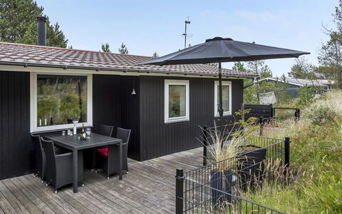 Emeline - 1.7Km from the Sea: Cottage, Shed, Hut, Farmhouse, Prairie, Shack, Barn, Log Cabin, Garden Buildings
