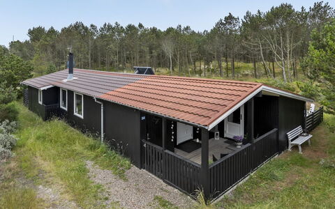 Emeline - 1.7Km from the Sea: Cottage, Shed, Hut, Farmhouse, Prairie, Shack, Barn, Log Cabin, Garden Buildings