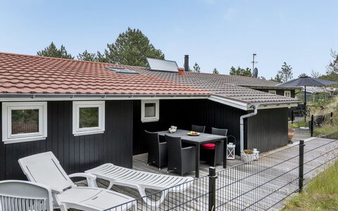 Emeline - 1.7Km from the Sea: Cottage, Shed, Hut, Farmhouse, Prairie, Shack, Barn, Log Cabin, Garden Buildings