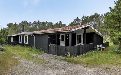 Emeline - 1.7Km from the Sea