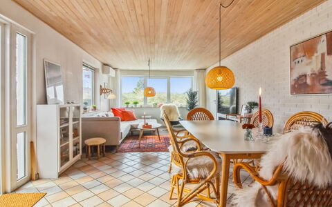 Madsen - 500M from the Sea: Cottage, Shed, Hut, Farmhouse, Prairie, Shack, Barn, Log Cabin, Garden Buildings