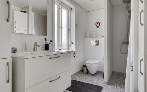 Thilla - 100M from the Sea: Plumbing Fixture, Flooring, Floor, Bathroom, Interior Design, Sink, Plumbing, Bathroom Cabinet, Tap, Home