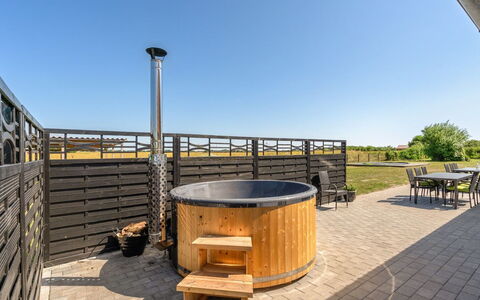 Ailke - 2Km to the Fjord: Composite Material, Swimming Pool, Shade, Outdoor Furniture, Jacuzzi, Deck, Fence, Plumbing Fixture