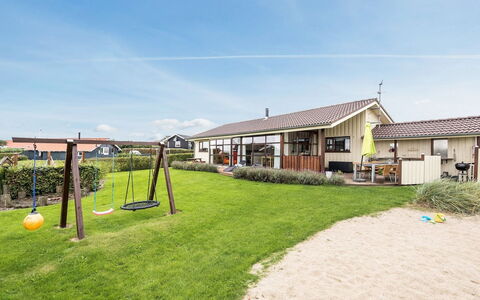 Mervi - 300M to the Fjord: Grass, House, Roof, Home, Cottage, Shrub, Land Lot, Rural Area, Farmhouse, Groundcover