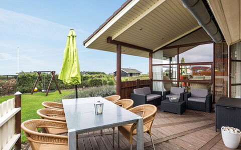 Mervi - 300M to the Fjord: Grass, House, Roof, Home, Cottage, Shrub, Land Lot, Rural Area, Farmhouse, Groundcover