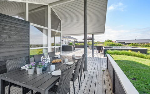 Nahel - 150M to the Fjord: Wood, Home, Porch, Deck, Hardwood, Roof, Wood Stain, Wood Flooring, Eco Hotel