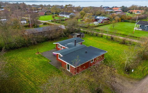 Scarlet - 400M to the Fjord: Grass, Grassland, Landscape, Ecoregion, Plain, Plant Community, Land Lot, Outdoor Furniture, Prairie, Shrubland