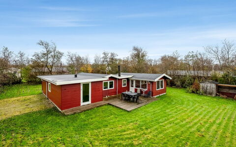 Scarlet - 400M to the Fjord: Grass, Grassland, Landscape, Ecoregion, Plain, Plant Community, Land Lot, Outdoor Furniture, Prairie, Shrubland