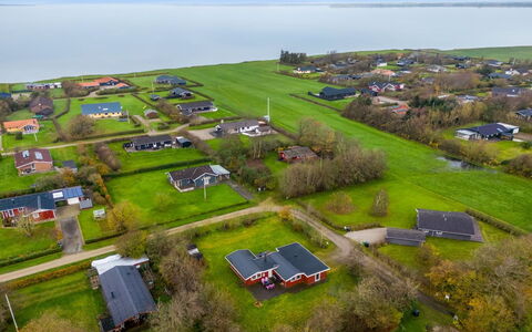 Scarlet - 400M to the Fjord: Grass, Grassland, Landscape, Ecoregion, Plain, Plant Community, Land Lot, Outdoor Furniture, Prairie, Shrubland