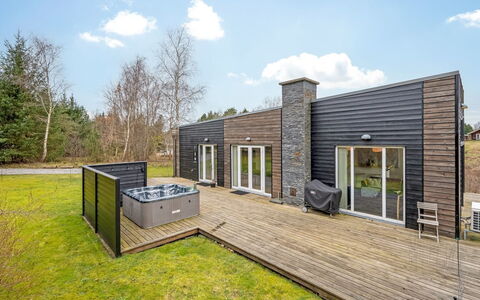 Tenna - 250M to the Fjord: Blue, Shrub, Cottage, Groundcover, Garden, Estate, Shade, Landscaping, Farmhouse, Eco Hotel