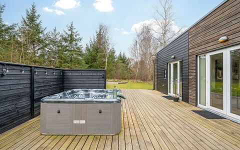 Tenna - 250M to the Fjord: Blue, Shrub, Cottage, Groundcover, Garden, Estate, Shade, Landscaping, Farmhouse, Eco Hotel