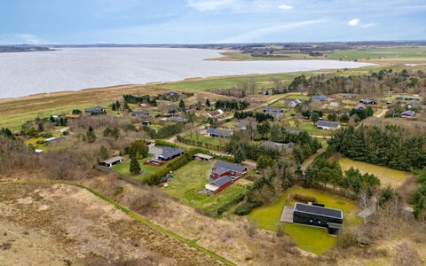 Tenna - 250M to the Fjord: Blue, Shrub, Cottage, Groundcover, Garden, Estate, Shade, Landscaping, Farmhouse, Eco Hotel