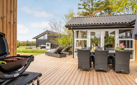 Bendet - 50M to the Fjord: Roof, Deck, Outdoor Furniture, Cottage, Porch, Garden, Garden Buildings, Patio, Outdoor Structure, Chair