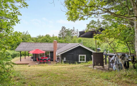 Melissa - 300M to the Fjord: Wood, Home, Porch, Deck, Hardwood, Roof, Wood Stain, Wood Flooring, Eco Hotel