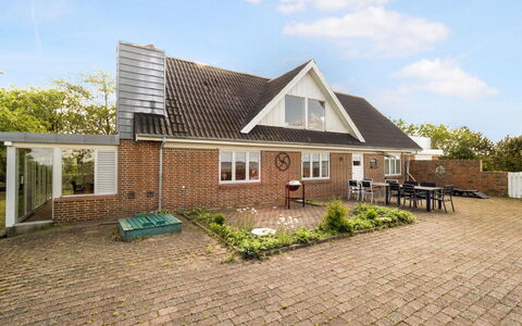 Emmie - 50M to the Fjord: Residential Area, Roof, Suburb, Driveway, Estate, Chimney