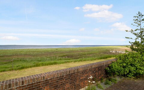 Emmie - 50M to the Fjord: Residential Area, Roof, Suburb, Driveway, Estate, Chimney