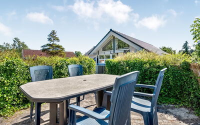 Stryd - 150M from the Sea