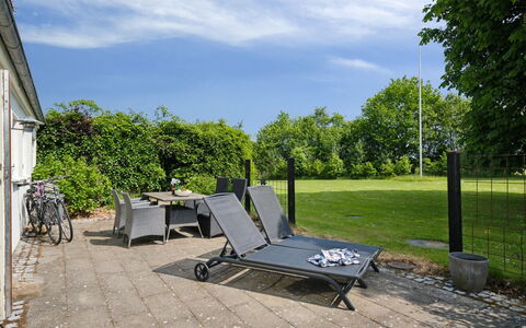 Malinda - 500M from the Sea: Apartment, Shade, Balcony, Chair, Fence, Outdoor Furniture, Aluminium, Artificial Turf