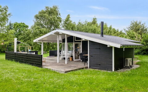 Morten - 500M from the Sea: Thatching, Cottage, House, Roof, Home, Farmhouse, Hut, Estate, Village