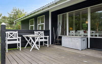 Morten - 500M from the Sea