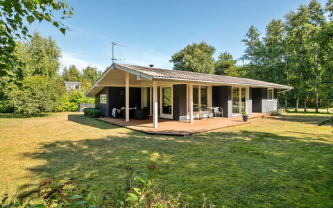 Gardis - 100M from the Sea: Roof, House, Home, Cottage, Siding, Estate, Driveway, Garden Buildings, Yard, Shed