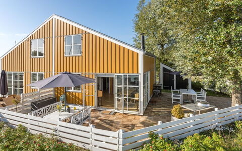 Goda - 5M from the Sea: Residential Area, Roof, Suburb, Driveway, Estate, Chimney