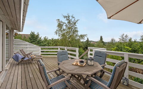 Frauke - 1Km from the Sea: Wood, Home, Porch, Deck, Hardwood, Roof, Wood Stain, Wood Flooring, Eco Hotel