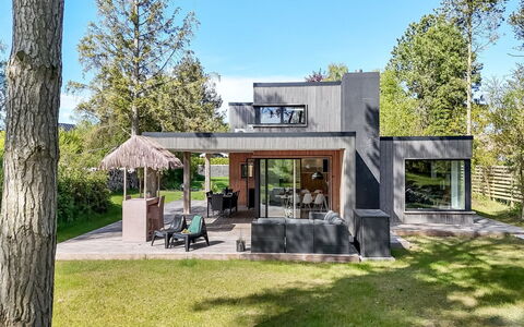 Sylva - 150M from the Sea: Roof, House, Home, Cottage, Siding, Estate, Driveway, Garden Buildings, Yard, Shed