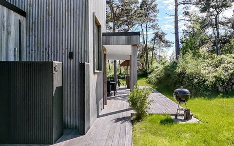 Sylva - 150M from the Sea: Roof, House, Home, Cottage, Siding, Estate, Driveway, Garden Buildings, Yard, Shed