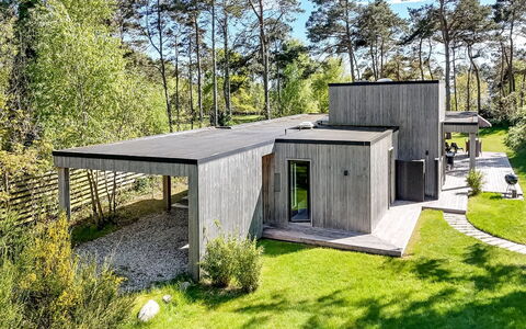Sylva - 150M from the Sea: Roof, House, Home, Cottage, Siding, Estate, Driveway, Garden Buildings, Yard, Shed