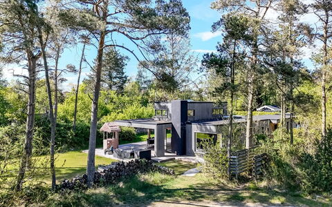 Sylva - 150M from the Sea: Roof, House, Home, Cottage, Siding, Estate, Driveway, Garden Buildings, Yard, Shed