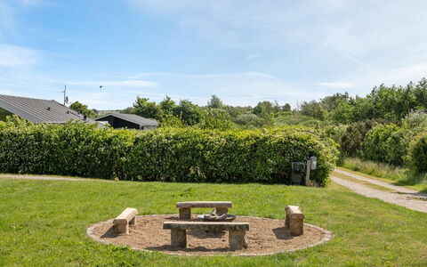 Bitha - 400M from the Sea: Roof, House, Land Lot, Home, Cottage, Estate, Garden Buildings, Shade, Log Cabin, Landscaping