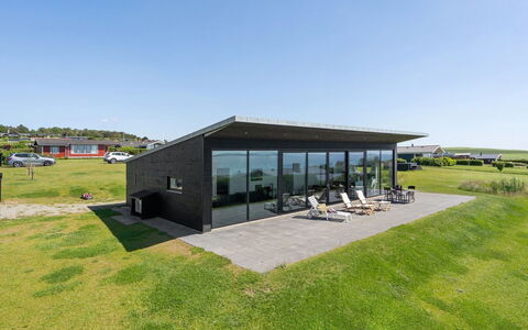 Anniina - 200M from the Sea: Sky, Land Lot, Shed
