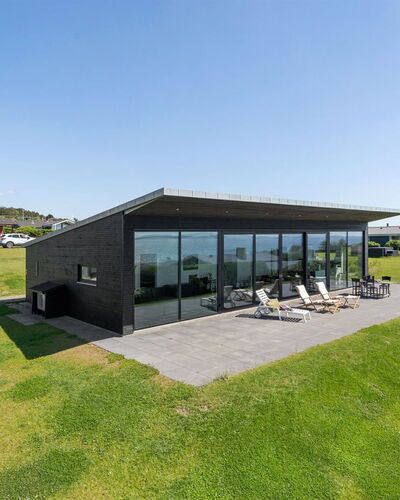 Anniina - 200M from the Sea