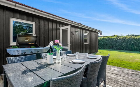 Mainart - 200M from the Sea: Wood, Home, Porch, Deck, Hardwood, Roof, Wood Stain, Wood Flooring, Eco Hotel