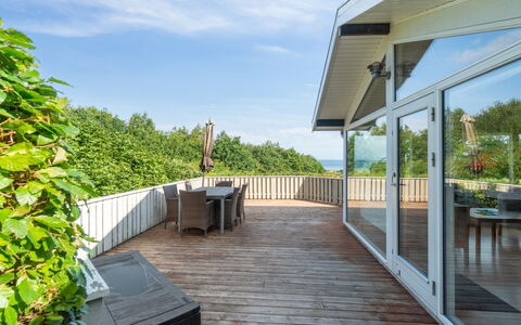 Ludewiga - 350M from the Sea: 