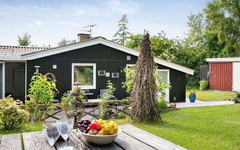 Reika - 1Km from the Sea: House, Home, Shrub, Cottage, Roof, Land Lot, Garden, Groundcover, Lawn, Siding