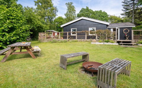 Reika - 1Km from the Sea: Grass, Cottage, House, Home, Rural Area, Land Lot, Garden, Lawn, Backyard