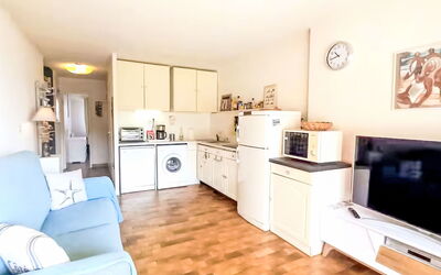 Les Rives de la Favière 100.22: Furniture, Interior Design, Apartment, Flooring, Floor, Room, Ceiling, Living Room, Couch