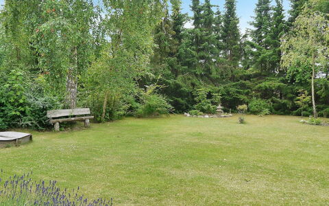 Menard - 400M from the Sea: Blue, Shrub, Cottage, Groundcover, Garden, Estate, Shade, Landscaping, Farmhouse, Eco Hotel