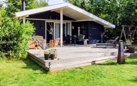 Menard - 400M from the Sea: Blue, Shrub, Cottage, Groundcover, Garden, Estate, Shade, Landscaping, Farmhouse, Eco Hotel