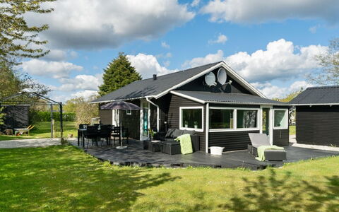 Akira - 500M to the Fjord: Apartment, Residential Area, Condominium, Urban Design, Balcony, Mixed-Use, Resort, Estate, Hotel, Shade