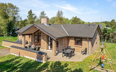 Ehlin - 150M from the Sea: Thatching, Cottage, House, Roof, Home, Farmhouse, Hut, Estate, Village